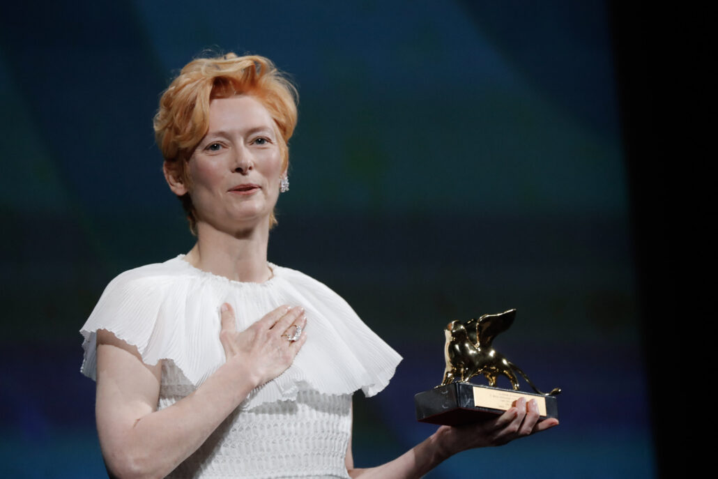 AWARD CEREMONY TILDA SWINTON 4 Credits La Biennale di Venezia Foto ASAC photo by Jacopo Salvi 1