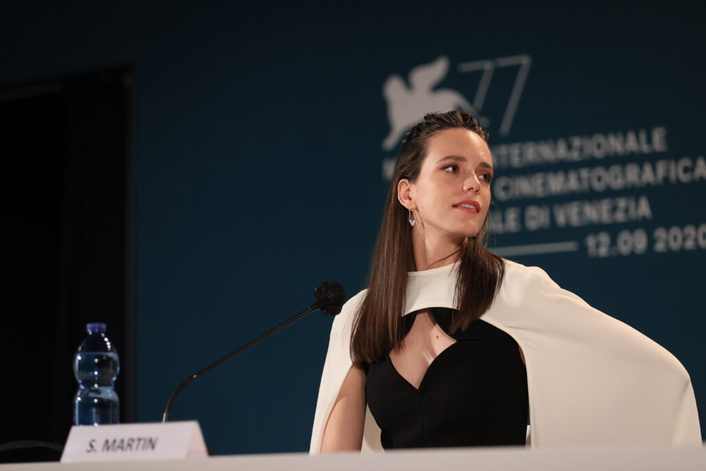 PRESS CONFERENCE AMANTS LOVERS Actress Stacy Martin 1 Credits La Biennale di Venezia Foto ASAC photo by Andrea Avezz 1