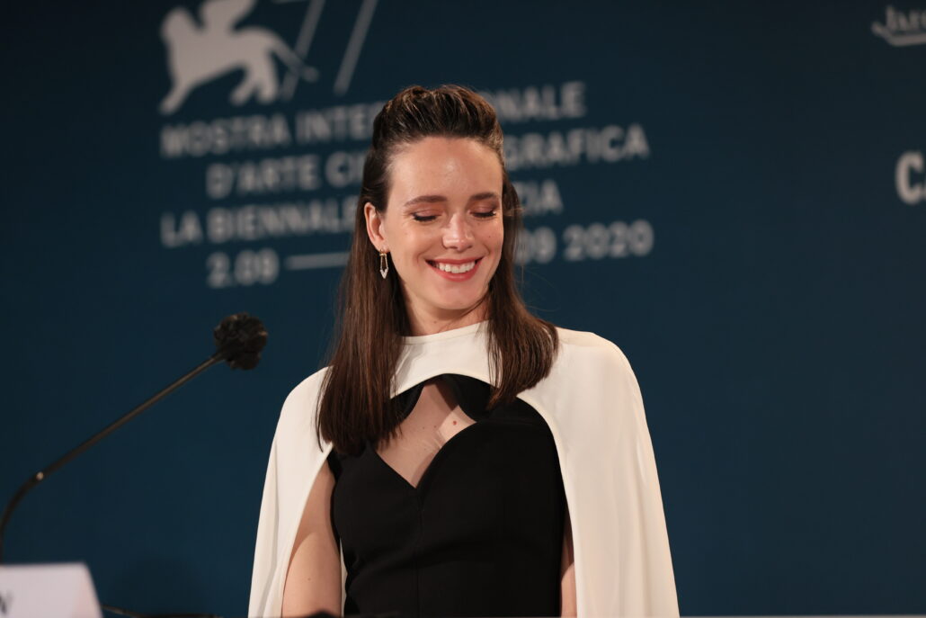 PRESS CONFERENCE AMANTS LOVERS Actress Stacy Martin 2 Credits La Biennale di Venezia Foto ASAC photo by Andrea Avezz 1