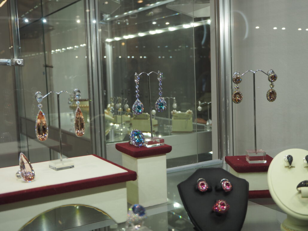 Антикварный салон ювелирные украшения