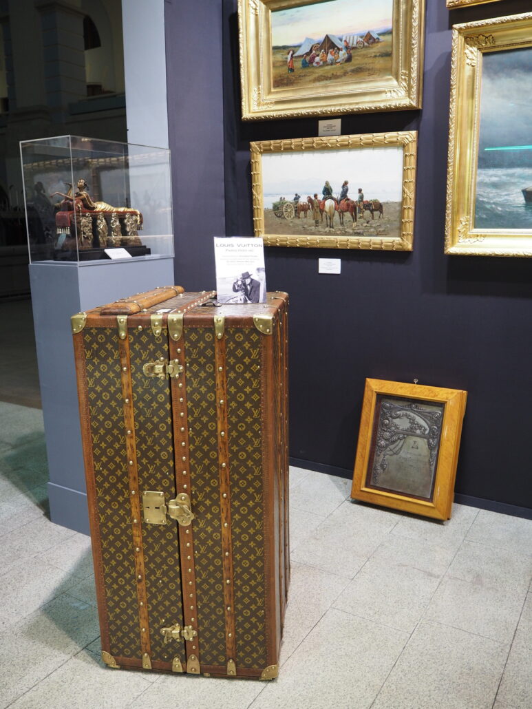 Антикварный чемодан louis vuitton JPG