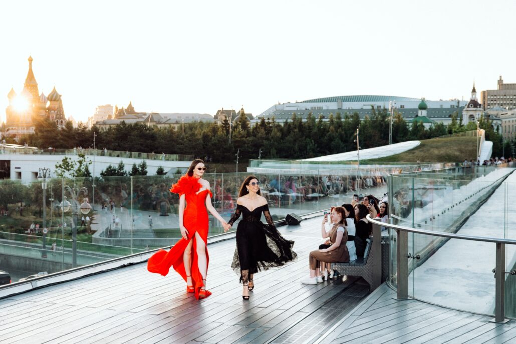 дизайнер эстер абнер