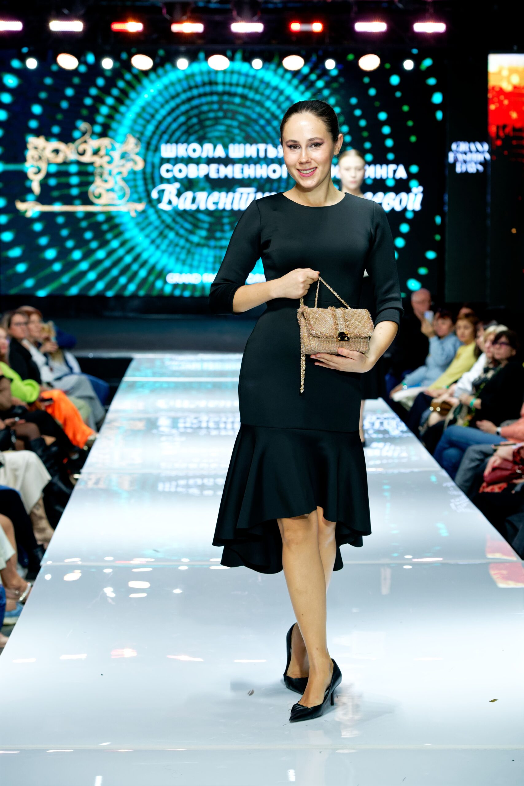 Гала-показы Grand fashion days-2024 под руководством Надин Дробиной прошли в Москве 10 bukeeva min scaled