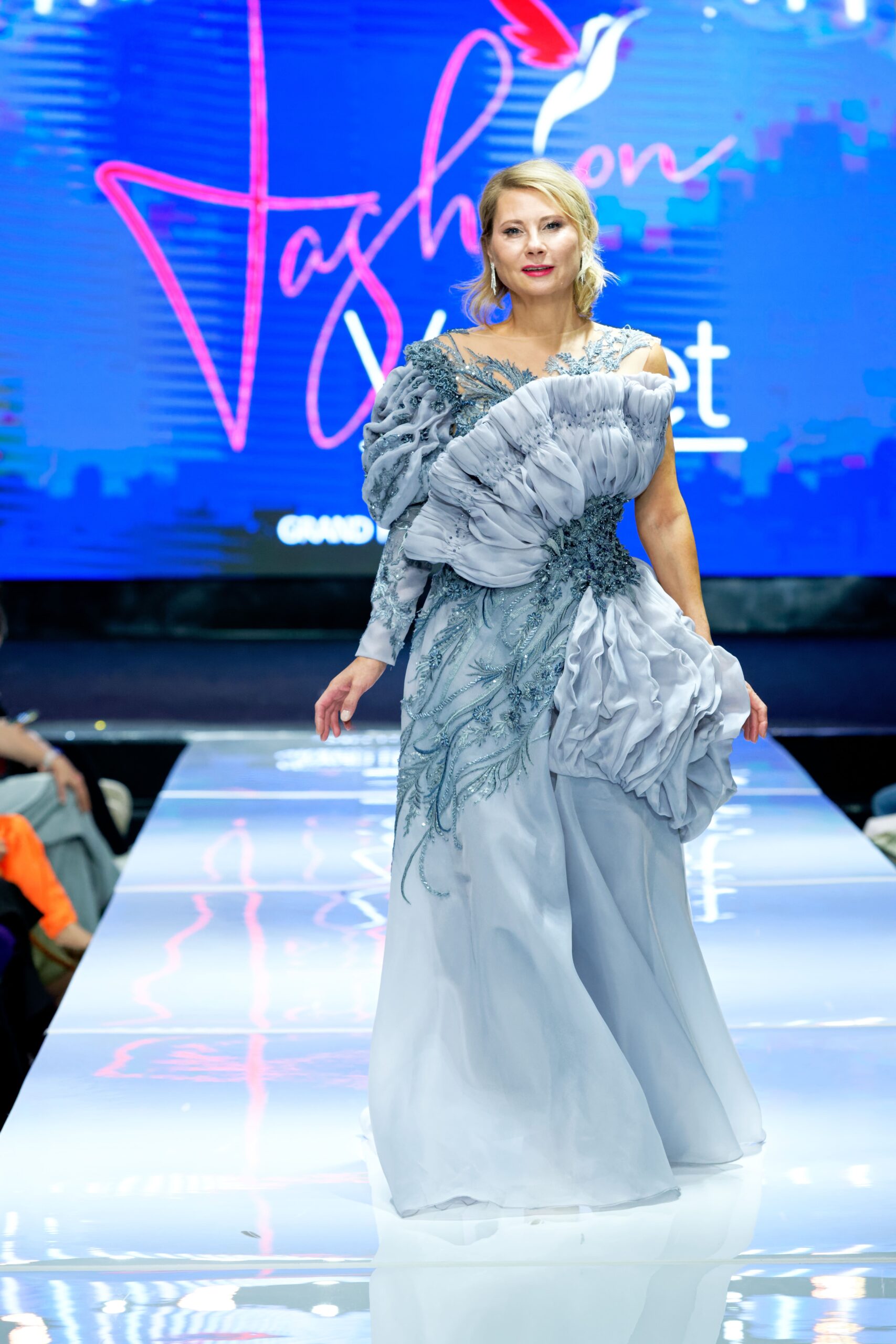 Гала-показы Grand fashion days-2024 под руководством Надин Дробиной прошли в Москве 8 fashion velvet min scaled