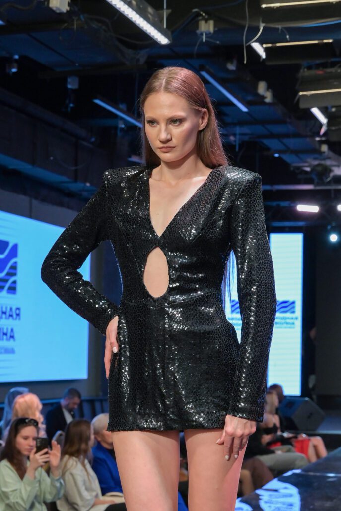 Как прошел fashion-фестиваль «Модная волна» 13 сентября 2025 года 9 elamberto dress