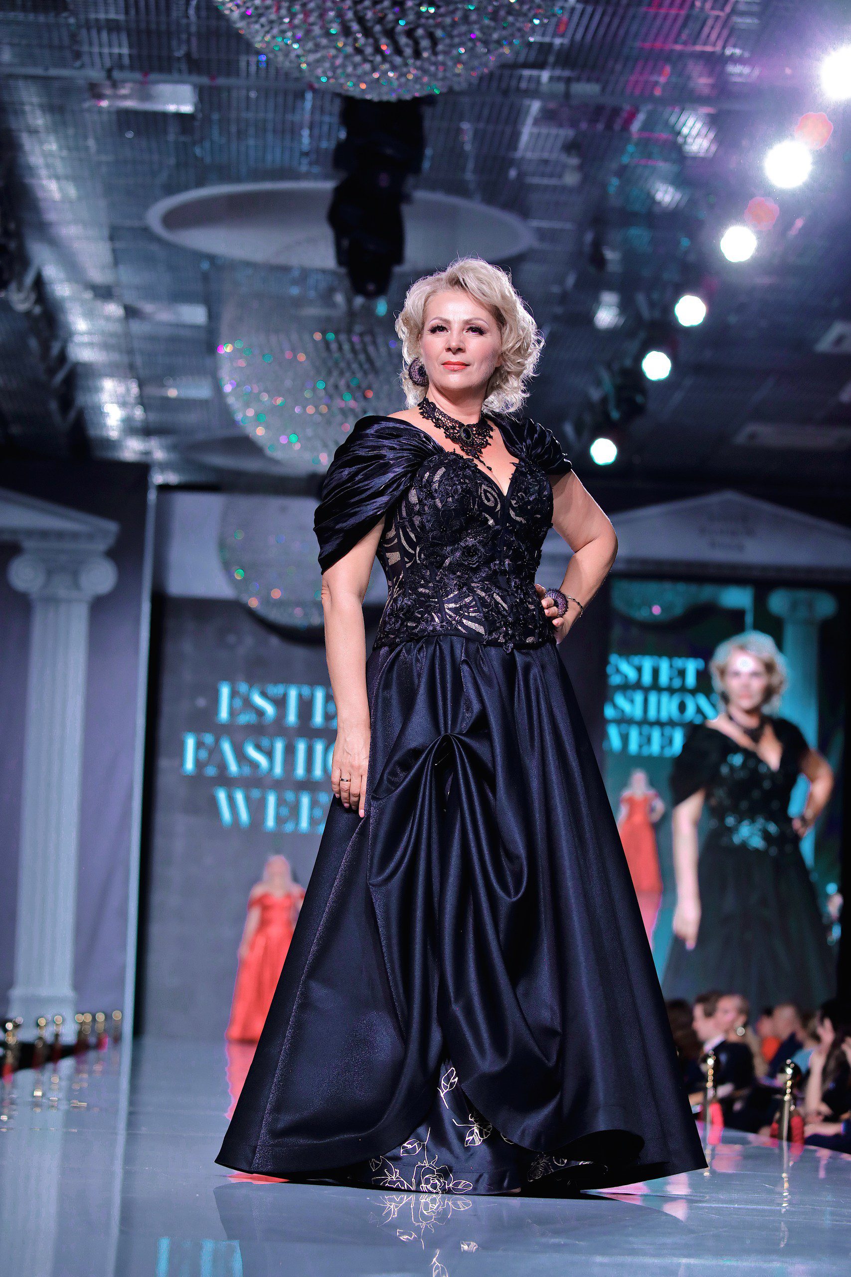 Черно-красная коллекция Углицких на Неделе моды Эстет 8 углицких корсеты платья087 resized