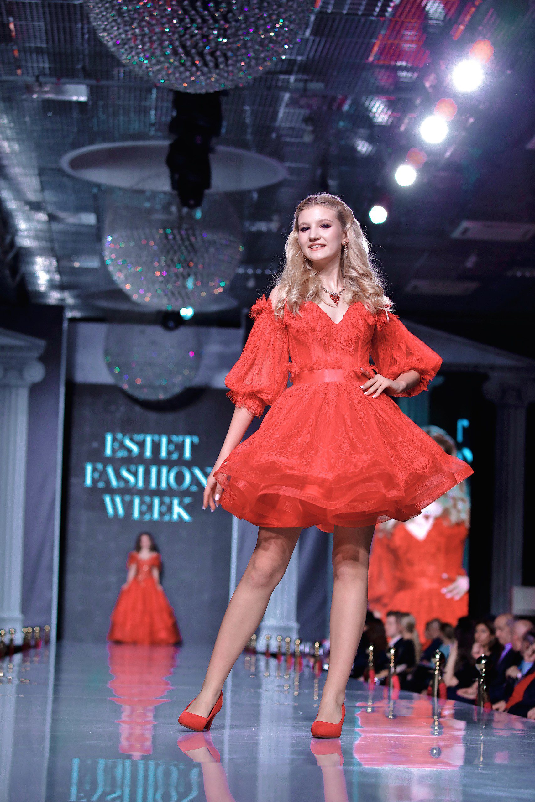 Черно-красная коллекция Углицких на Неделе моды Эстет 13 углицких корсеты платья101 resized