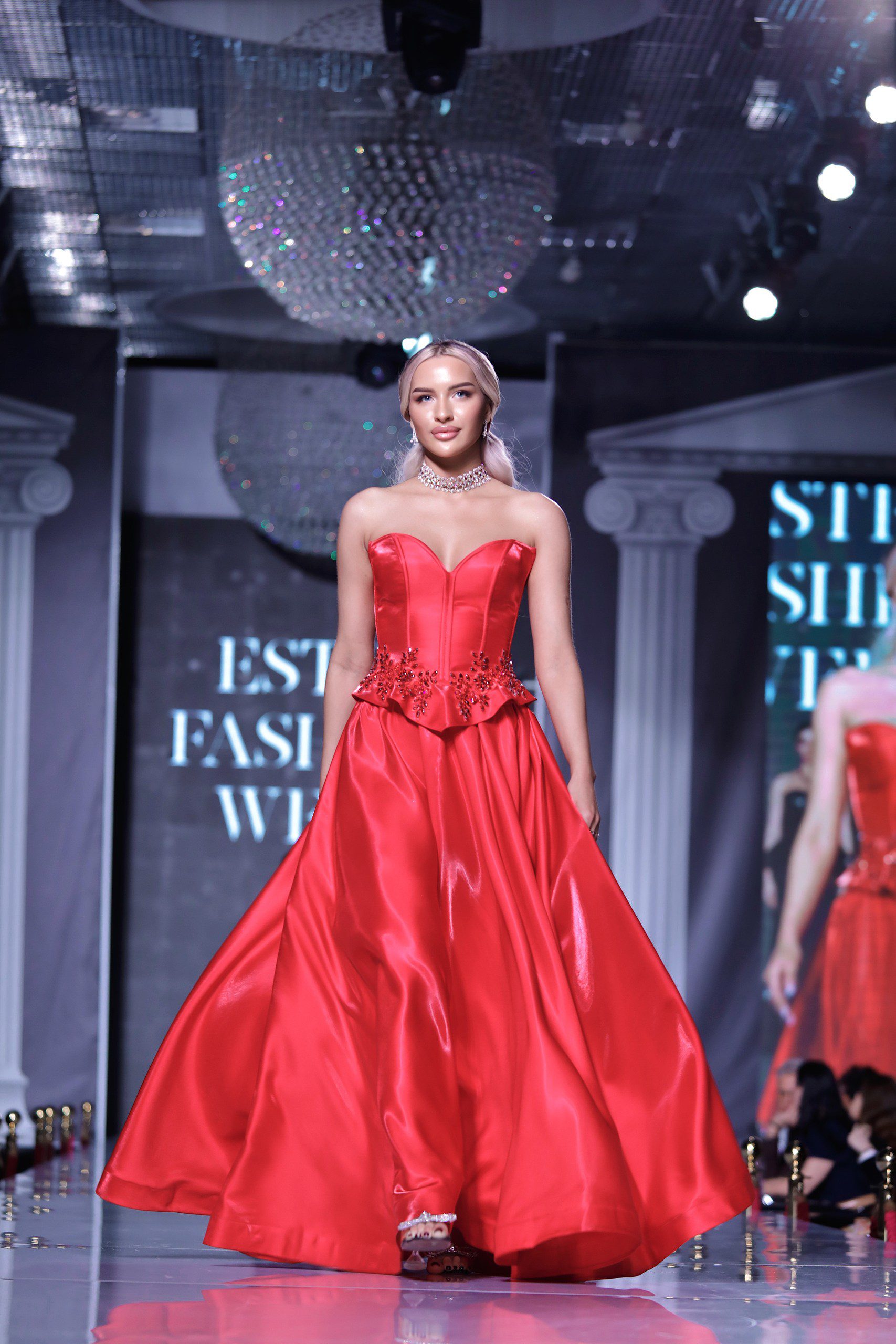 Черно-красная коллекция Углицких на Неделе моды Эстет 9 углицких корсеты платья133 resized