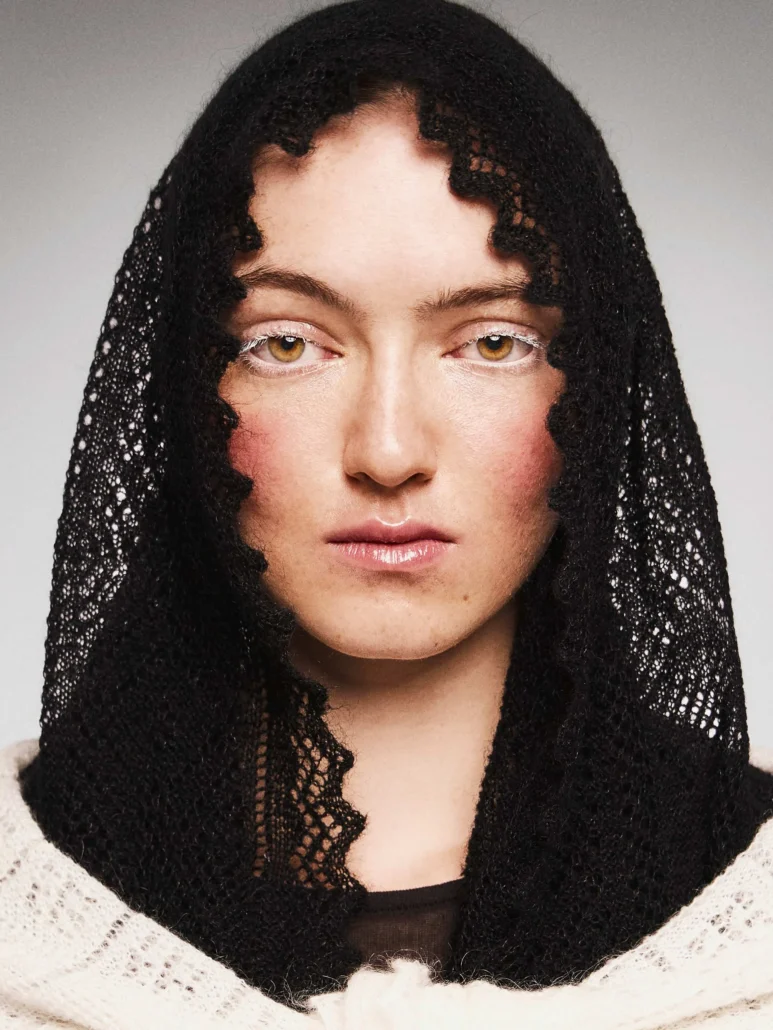 Фабрика Оренбургских пуховых платков Orenshal и MAAG выпустили капсульную коллекцию 2 оренбургские шали